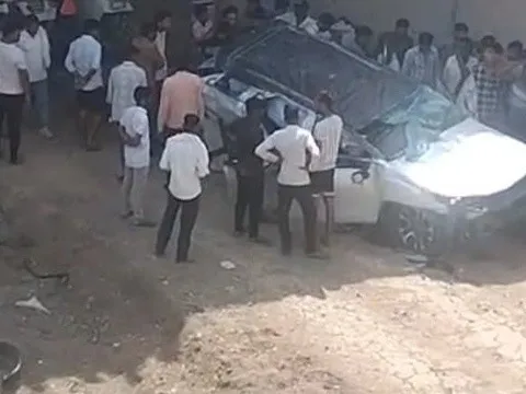 Ô tô rơi xuống vực sau tai nạn kinh hoàng, 3 người trên xe thiệt mạng: Hiện trường có gì?