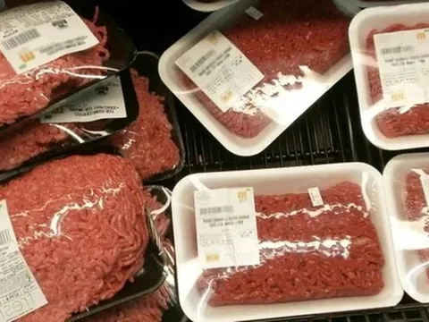 Nhân viên siêu thị tiết lộ 3 thứ không nên mua, càng giảm giá càng tránh xa