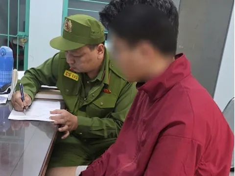 Bắt giữ thanh niên 16 tuổi quay lén phụ nữ trong nhà vệ sinh: Đối tượng khai gì?