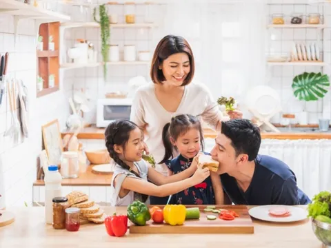 Muốn chồng nể, phụ nữ nhất định phải biết giữ 2 điều và buông 1 điều này