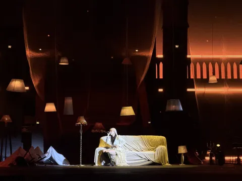 Nhạc sĩ Huy Tuấn "đổ gục" trước concert của Phùng Khánh Linh: Cái kết ngọt ngào cho cô gái từng ăn bánh tráng sống qua ngày