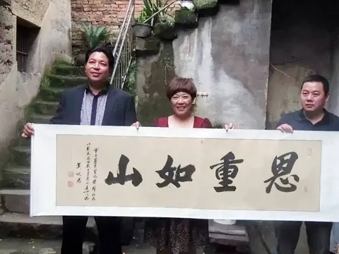 21 năm sau một lần giúp đỡ, cậu bé ăn xin ngày xưa xuất hiện và làm một điều khiến ân nhân rơi nước mắt