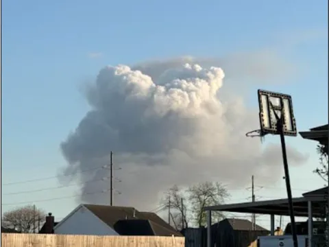 Texas rung chuyển vì nổ lớn tại nhà máy lọc dầu Valero: Cư dân hoảng loạn, cửa sổ rung lắc mạnh