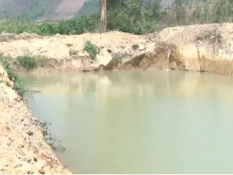 Phát hiện xe đạp và đồ dùng của 2 bé gái trên bờ, hé lộ vụ đuối nước thương tâm ở Lâm Đồng