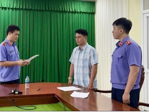 Nóng:  Bắt cựu Phó Thủ trưởng Cơ quan CSĐT cùng 1 điều tra viên trong vụ nữ sinh tử vong ở Vĩnh Long, những khuất tất dần lộ diện