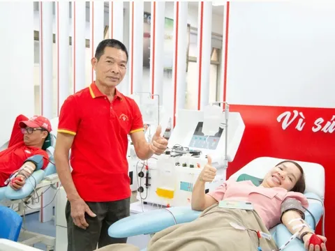 Lão nông 67 tuổi dẫn cả làng đi hiến máu, sở hữu "gia tài" đắt giá hơn sổ đỏ