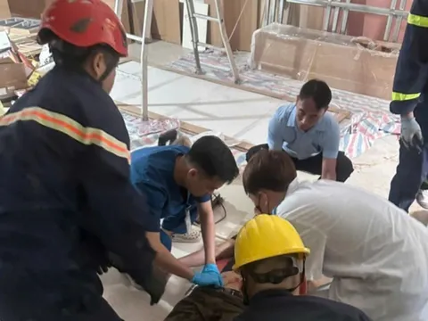 Công nhân tử vong trong thang máy khi lắp đặt cầu thang bộ, hiện trường ám ảnh