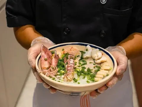 Món bún vừa ăn vừa “quậy” ở Phú Quốc khiến du khách mê mẩn, bí mật trong bát nước chấm gây nghiện