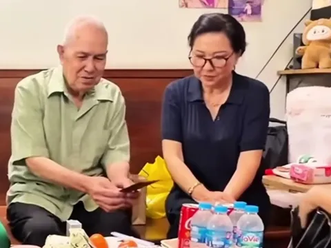 Tuổi già chật vật của nam nghệ sĩ cải lương nổi tiếng một thời, phải trữ bột mì để ăn cho khỏi đói những lúc hết gạo