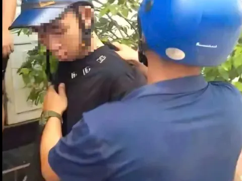 Bắt nam sinh 16 tuổi cầm dao đuổi chém bạn học: Nguyên nhân và diễn biến vụ việc đau lòng