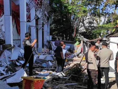 Indonesia rung chuyển vì động đất 7,4 độ: Người dân hoảng loạn, tòa nhà đổ sập