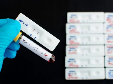 Chồng ngoại tình “một vài lần”, vợ phải trả giá đắt