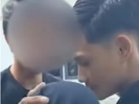 "Ngả mũ" thán phục người đàn ông bắt quả tang vợ ngoại tình, vẫn ôm vai tình địch dặn dò: “Hãy chăm sóc cô ấy thật tốt"