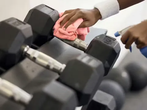 Chưa từng làm chuyện ấy nhưng vẫn mắc sùi mào gà, chàng trai tiết lộ bí mật “đáng sợ” từ phòng tập gym