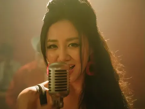 Netizen xôn xao màn hội ngộ của Văn Mai Hương và 2 "chị đại" showbiz sau thành công rực rỡ từ phim Trấn Thành