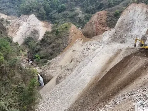 Hiện trường vụ sạt lở tại công trường Lào Cai, 2 người bị vùi lấp tử vong