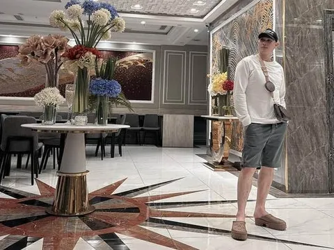 Hào quang rực rỡ, tài sản bạc tỷ, nam ca sĩ đình đám một thời vẫn lẻ bóng vì một "vết sẹo" tình chưa lành