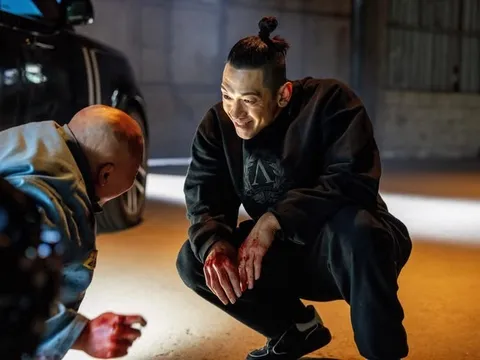 Lần đầu làm "ác nhân" sau 24 năm, Bi Rain nhập tâm đến mức bị Kim Tae Hee "chỉnh đốn" ngay tại nhà