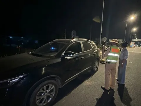 Giao xe cho nữ tài xế chạy 106km/h trên cao tốc, chủ xe nhận tin sét đánh