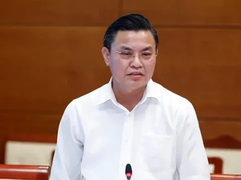 Bàn tay "đạo diễn" của cựu Cục trưởng Hoàng Văn Thức giúp doanh nghiệp trúng thầu và nhận "lại quả" 8% tương đương gần 35 tỷ đồng như thế nào?