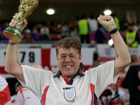 Đam mê bóng đá lớn đến mức nào: Người đàn ông quyết định bán cả nhà để đi xem World Cup