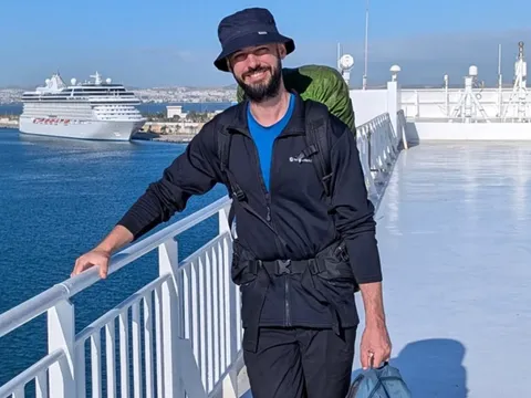 Bỏ việc ổn định, lương cao để theo đuổi hành trình khám phá thế giới, chàng trai này khiến nhiều người bất ngờ