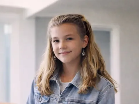 Biến mất khi mới 13 tuổi, hơn 30 năm sau bất ngờ xuất hiện, cuộc sống hiện tại của cô khiến nhiều người bất ngờ