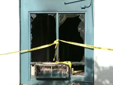 Đám cháy ập đến giữa đêm, người mẹ buộc phải làm điều này trong khoảnh khắc nghẹt thở