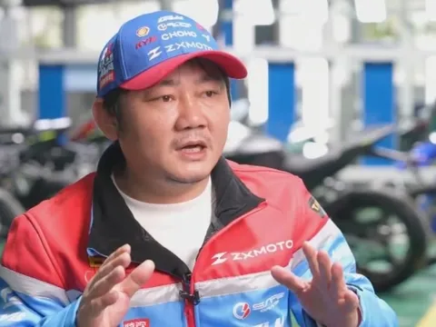 Bỏ học từ năm 14 tuổi, từng là thợ sửa xe vùng quê, người đàn ông này giờ sở hữu hãng môtô vô địch thế giới khiến nhiều người phải nể phục