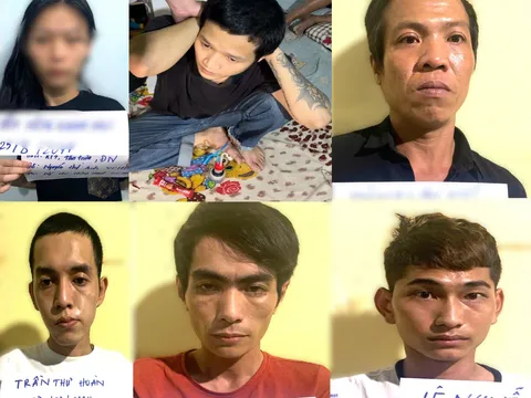 Phát hiện 1 cô gái trẻ và 5 gã đàn ông làm "chuyện động trời" trong phòng trọ