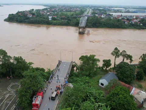 Sập cầu Phong Châu: Đã xác định danh tính thi thể nạn nhân đầu tiên được tìm thấy