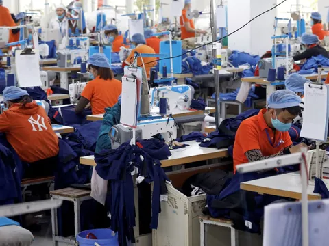 'Cuộc chiến' thuế quan trở lại: Việt Nam một lần nữa có thêm cơ hội?