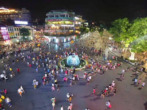 Từ hôm nay, Hà Nội điều chỉnh thời gian hoạt động phố đi bộ quận Hoàn Kiếm, người dân lưu ý
