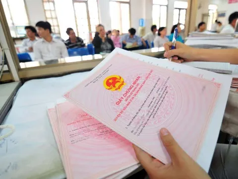Từ 2025, người dân bị xử phạt nặng nếu không hoàn tất việc sang tên sổ đỏ?