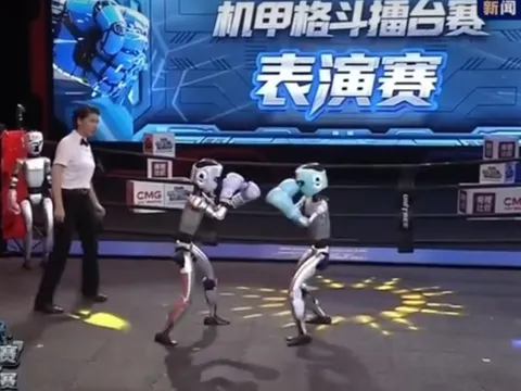 Võ sĩ AI đầu tiên xuất trận: Robot đấm đá như người thật khiến dân mạng choáng
