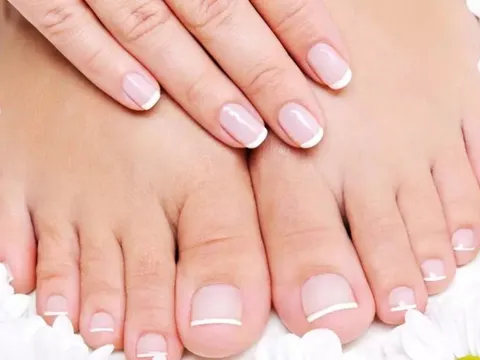 Nhìn bàn chân đoán sức khỏe thận: Hai dấu hiệu nên mừng, hai cơn đau cần lo