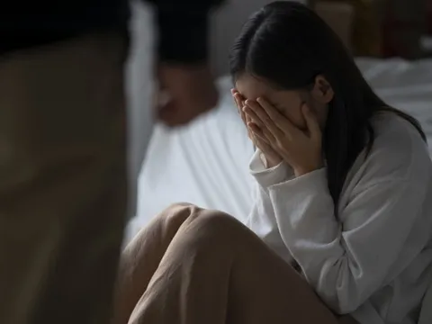 Sống vì thể diện nhà chồng, nàng dâu cay đắng khi chồng nối gót bố ngoại tình