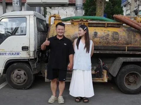 Cô gái bỏ nghề giáo, vượt 700km về quê sống cùng bạn trai làm nghề hút bể phốt