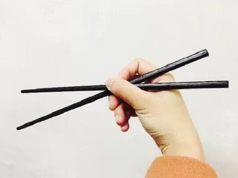 5 năm không thay đũa, người phụ nữ nhiễm độc tố nguy hiểm hơn cả thạch tín