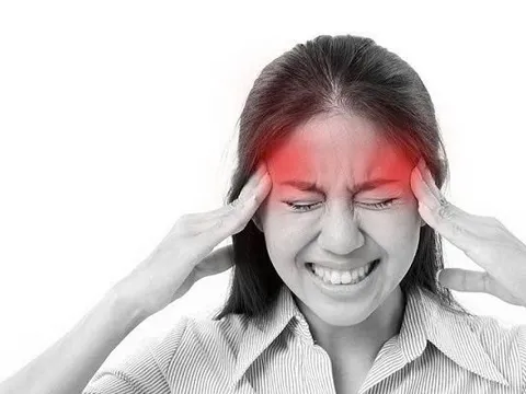 Không phải cứ đau đầu là do thiếu ngủ: 4 dấu hiệu cần đi khám ngay