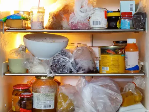 Tủ lạnh không phải “két sắt thực phẩm”: Người đàn ông 53 tuổi mắc ung thư dạ dày vì trữ thực phẩm sai cách