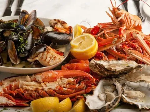 Ăn hải sản không lo tăng axit uric nếu biết 5 nguyên tắc này