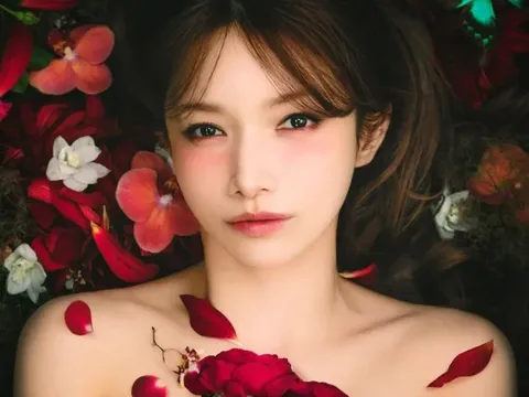 Nữ thần tượng Nhật gây sốc khi nhận 24 tỷ để đóng cảnh nóng