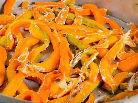 Mùa hè phơi ngay 5 loại rau củ này,  tha hồ ăn "rau trái mùa" ngon khó cưỡng quanh năm