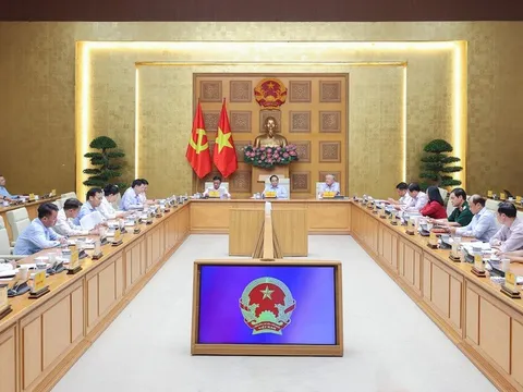 Thủ tướng: Khẩn trương hoàn thiện, trình Bộ Chính trị hai nghị quyết đột phá về giáo dục – đào tạo và chăm sóc sức khỏe nhân dân