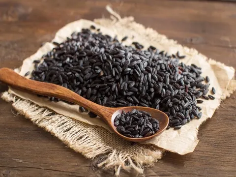 Thận sẽ “cảm ơn” bạn nếu ăn 5 món màu đen này thường xuyên