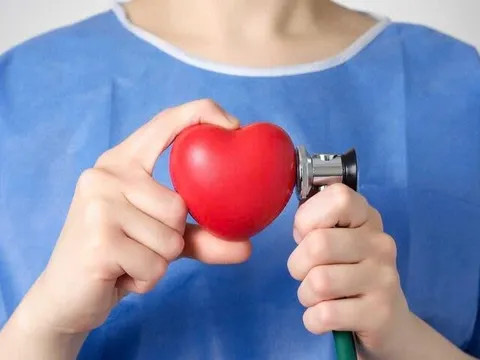 Sáng thức dậy thấy 6 dấu hiệu này, tim có thể đang cầu cứu