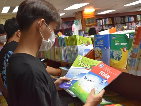 Thống nhất sử dụng một bộ sách giáo khoa, hướng đến miễn phí toàn quốc vào năm 2030