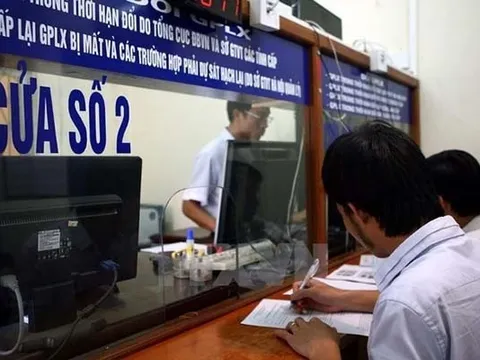 Cải cách thủ tục: Cấp giấy phép lái xe 4,5 ngày, giảm 30 % lệ phí đăng ký xe từ 2025