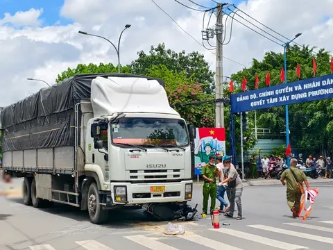 Tai nạn thương tâm, hai mẹ con bị cuốn vào gầm xe tải khi đang trên đường đi tìm nhà trọ nhập học